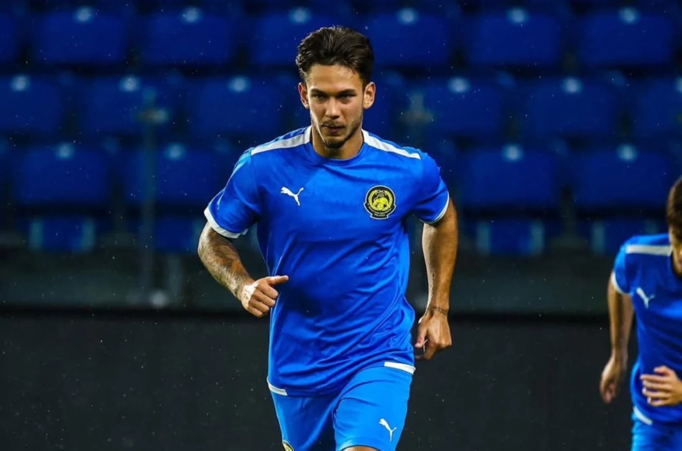 Gabriel Palmero bị cấm thi đấu một năm.