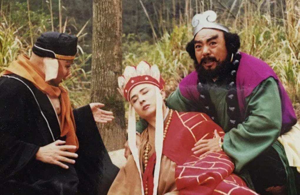 Ông từng bị bầm cổ vì gánh hành lý 5kg suốt nhiều tháng.