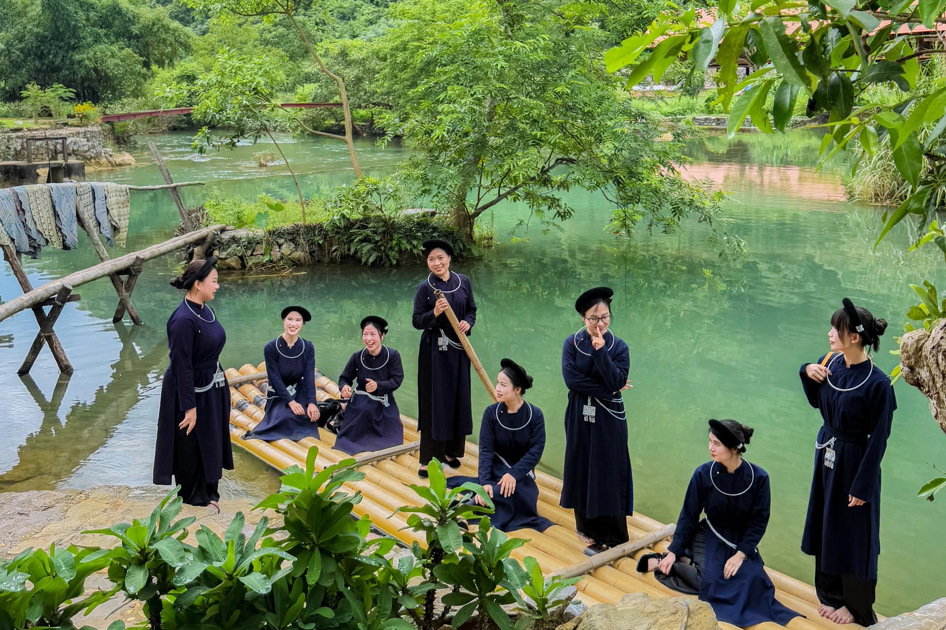 Cao Bằng mùa đẹp nhất: Núi rừng, thác nước gọi mời du khách - 2 Cao Bằng mùa đẹp nhất: Núi rừng, thác nước gọi mời du khách - 2