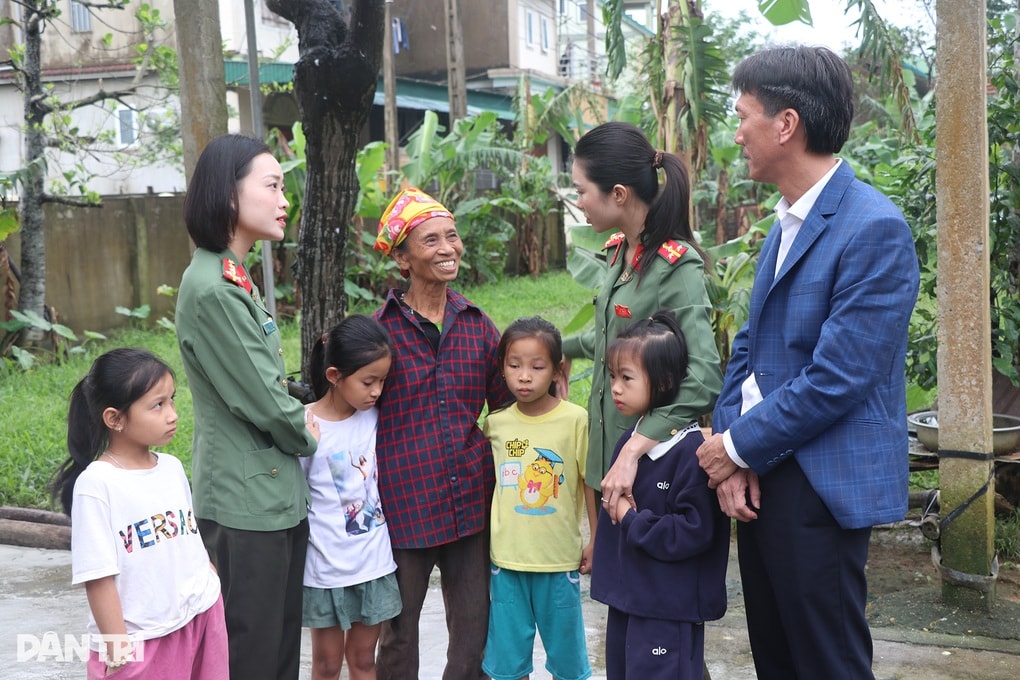 Khởi công công trình nhân ái tặng người phụ nữ mơ nền nhà cao chống lụt - 3