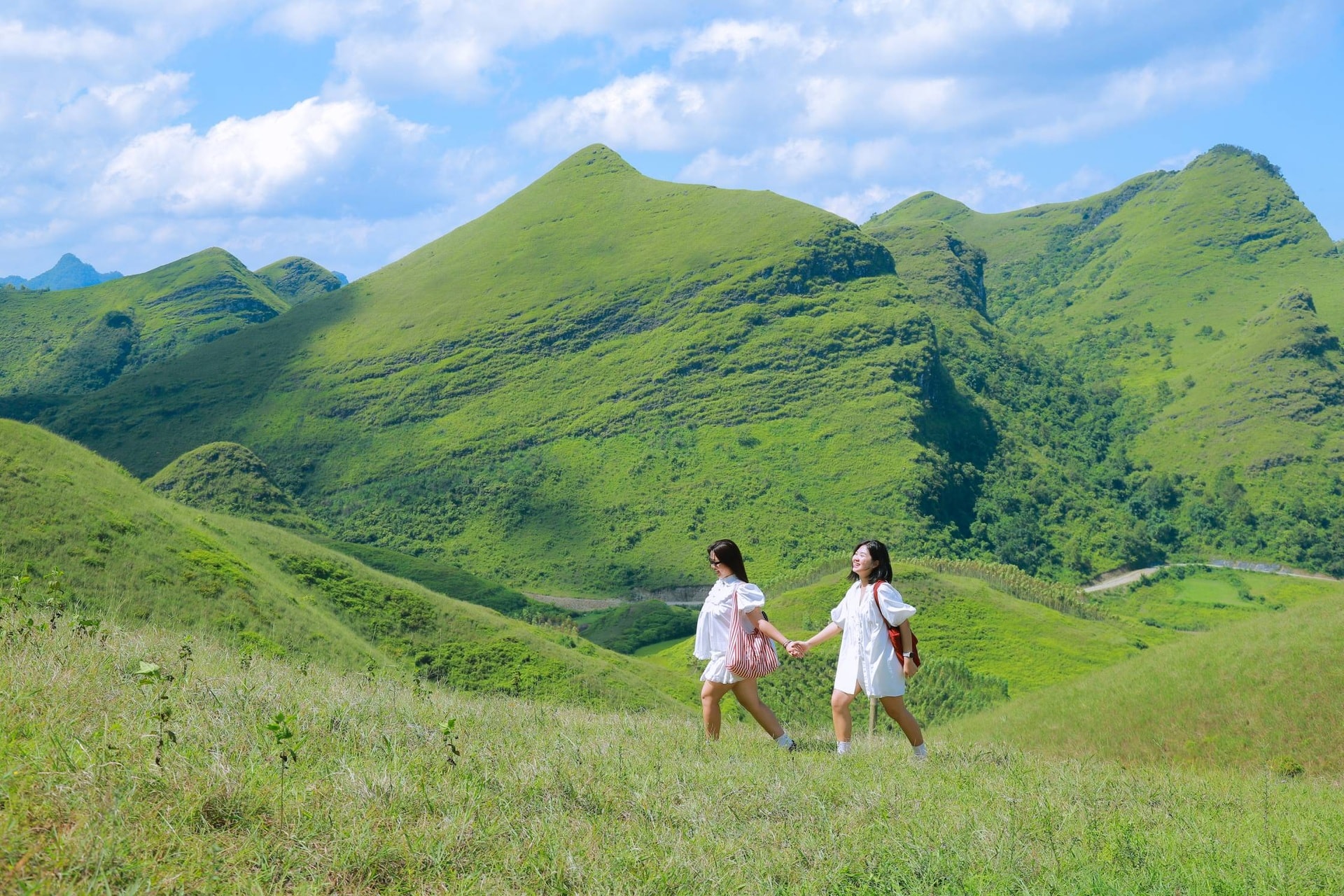 Cao Bằng mùa đẹp nhất: Núi rừng, thác nước gọi mời du khách - 13 Cao Bằng mùa đẹp nhất: Núi rừng, thác nước gọi mời du khách - 13