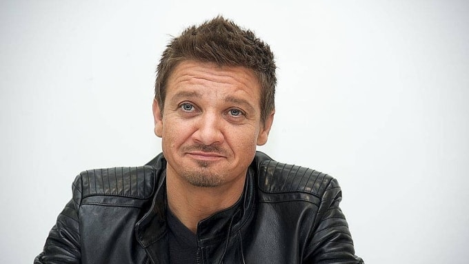 Diễn viên Jeremy Renner nổi tiếng với vai Hawkeye trong biệt đội siêu anh hùng The Avengers thuộc vũ trụ điện ảnh Marvel. Ảnh: WireImage