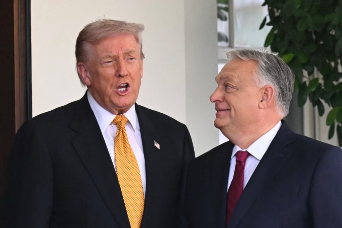 Tổng thống Mỹ Donald Trump (trái) và Thủ tướng Hungary Viktor Orban tại Nhà Trắng ngày 7/11. Ảnh: AFP