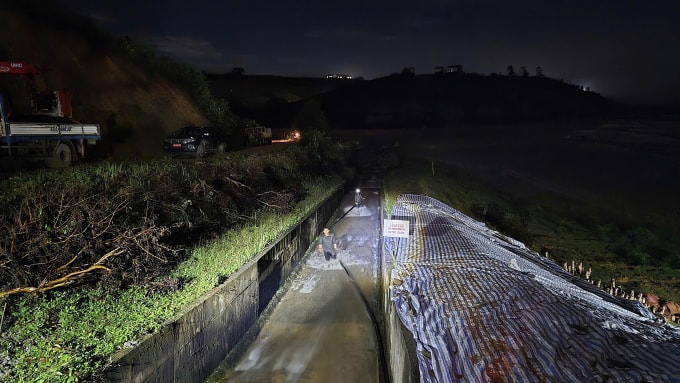 Khu vực đập bị sạt lở. Ảnh: Khải Nguyên