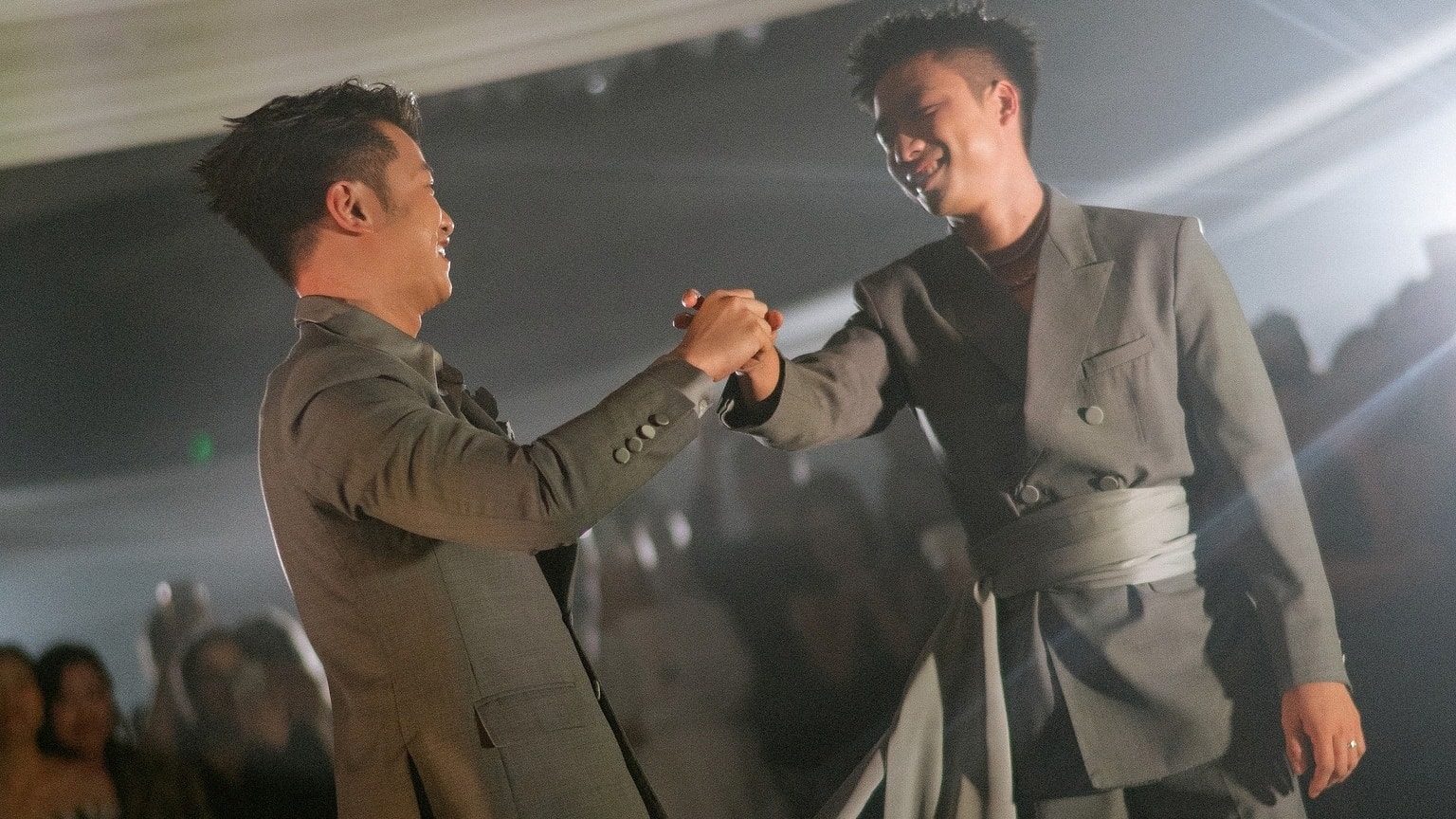 Ninh Dương Story ở tiệc kỷ niệm 10 năm quaen nhau