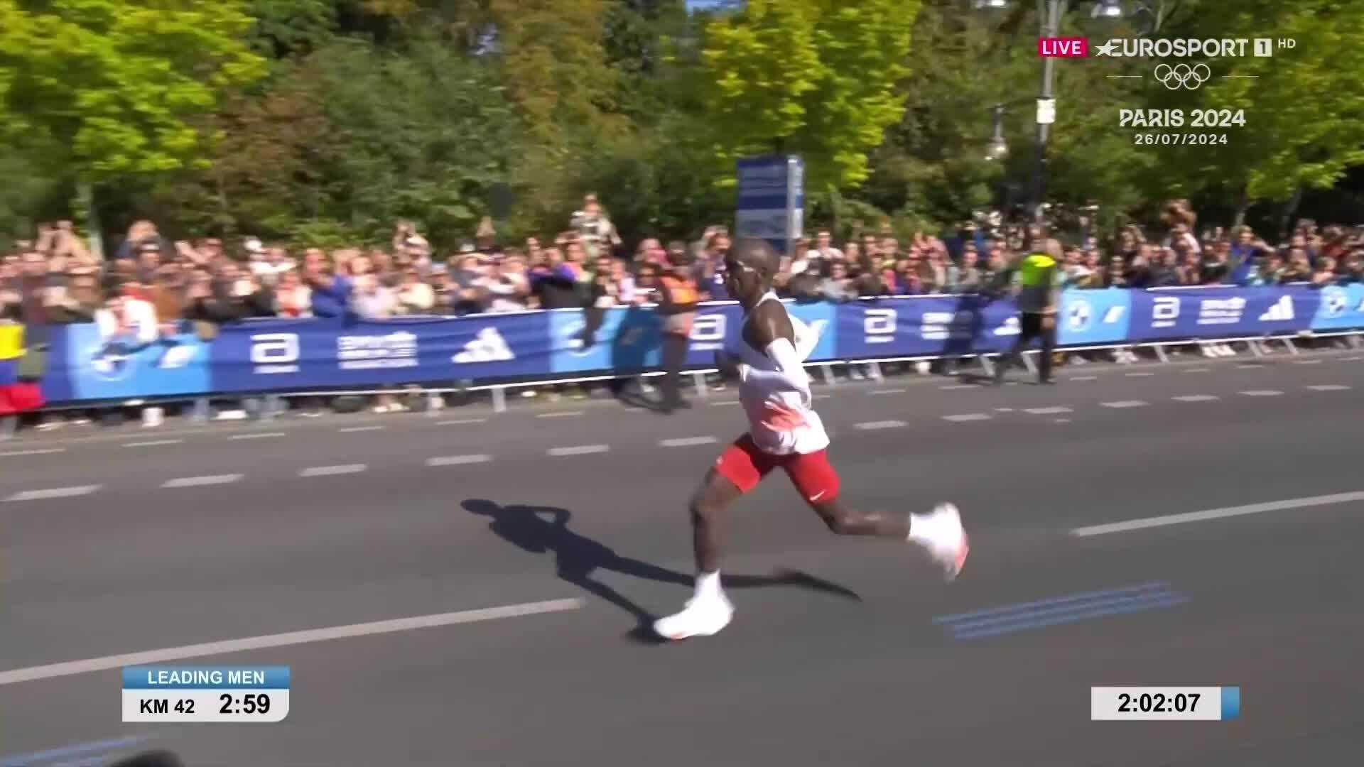 Khoảnh khắc Kipchoge về nhất Berlin Marathon 2023