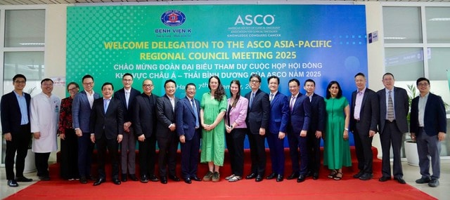 Nhiều chuyên gia hàng đầu về ung thư quốc tế hội tụ tại Bệnh viện K - Ảnh 1.