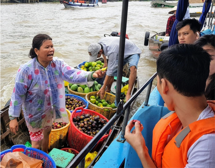 TP Cần Thơ lần đầu tổ chức drone show tại bến Ninh Kiều - Ảnh 2.