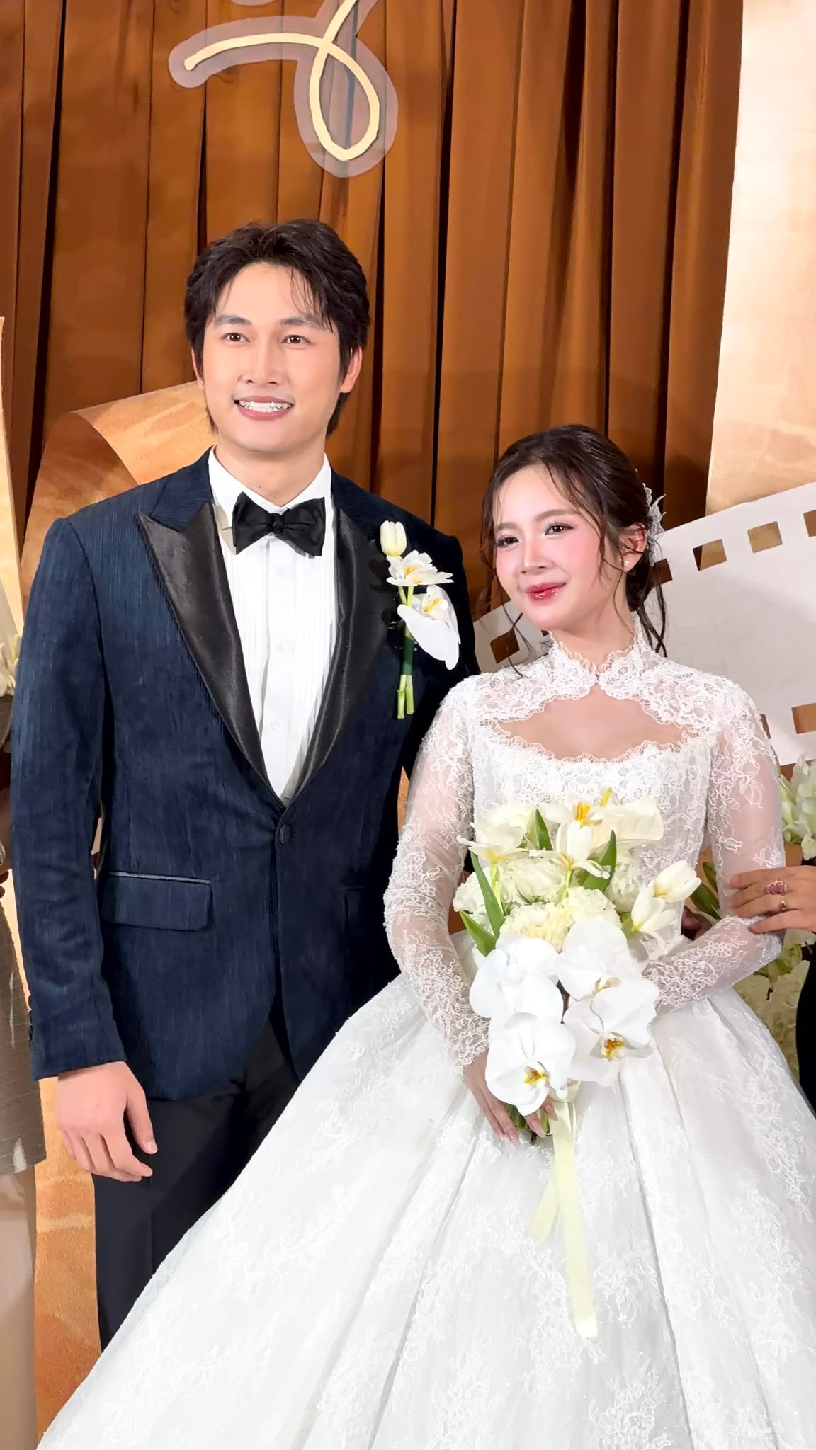 Bố Bình 'Cha tôi người ở lại' hát trong đám cưới của 'con gái' Ngọc Huyền- Ảnh 6.