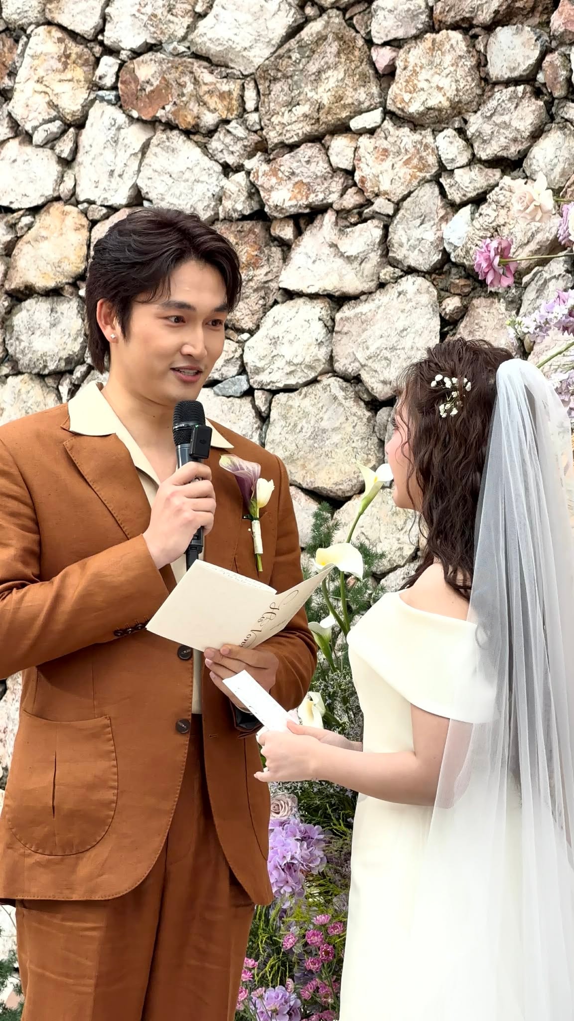 Bố Bình 'Cha tôi người ở lại' hát trong đám cưới của 'con gái' Ngọc Huyền- Ảnh 7.