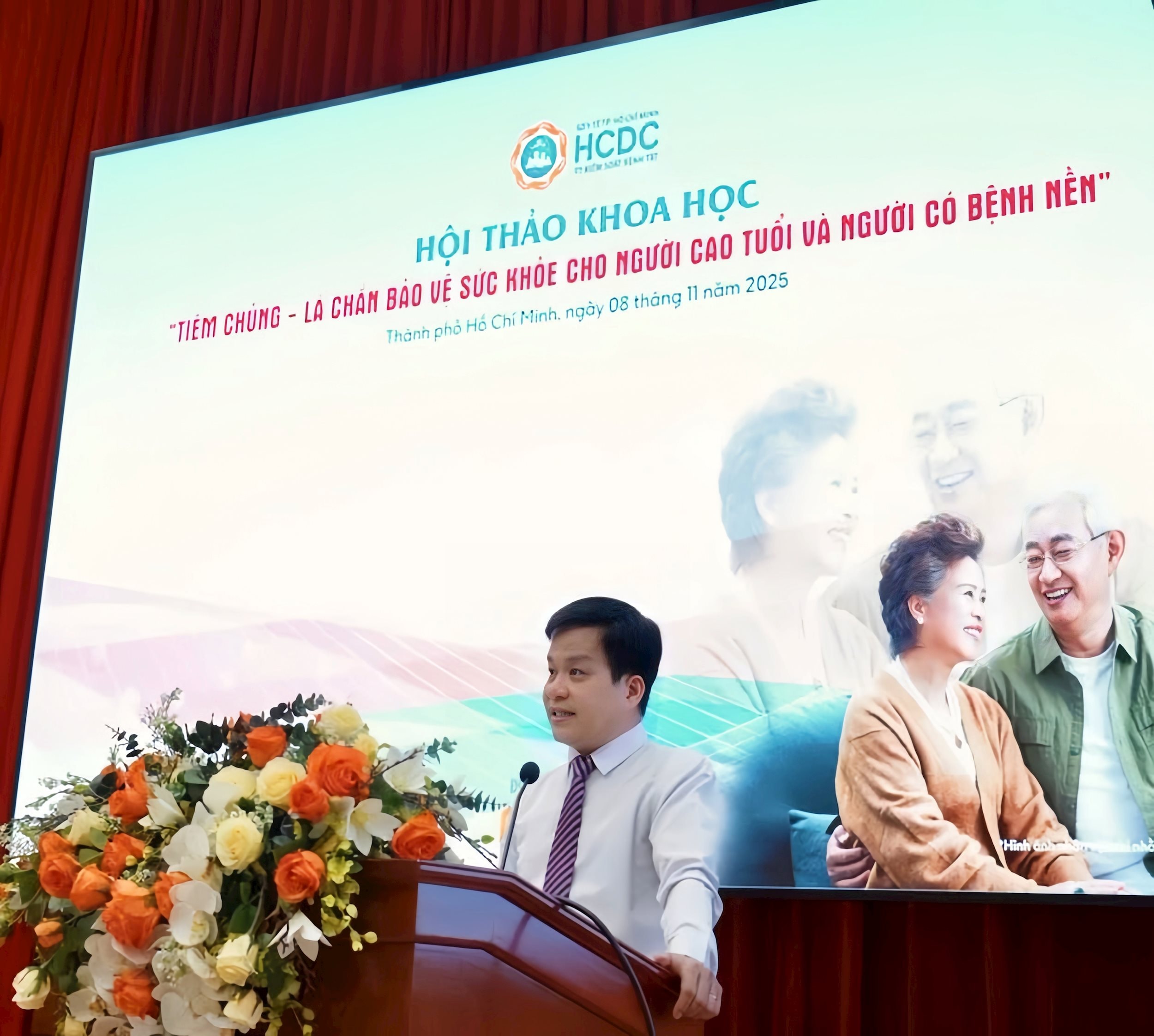 Bác sĩ Chuyên khoa II Nguyễn Hồng Tâm, Giám đốc Trung tâm Kiểm soát bệnh tật (HCDC) TP.HCM phát biểu tại hội thảo.