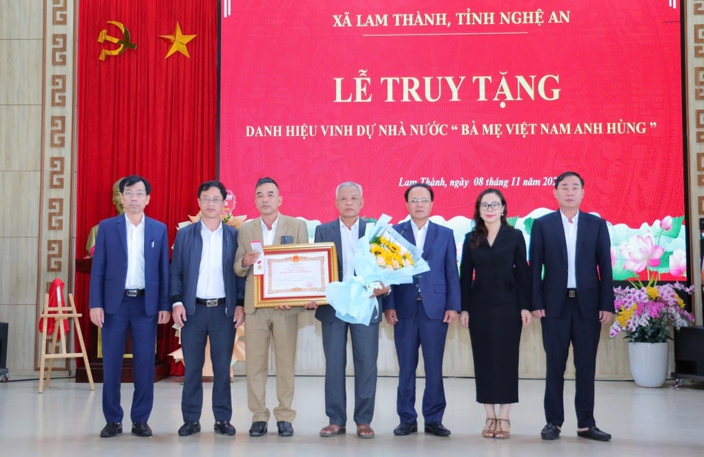 Mẹ Nguyễn Thị Đương được truy tặng danh hiệu Bà mẹ Việt Nam anh hùng - 1
