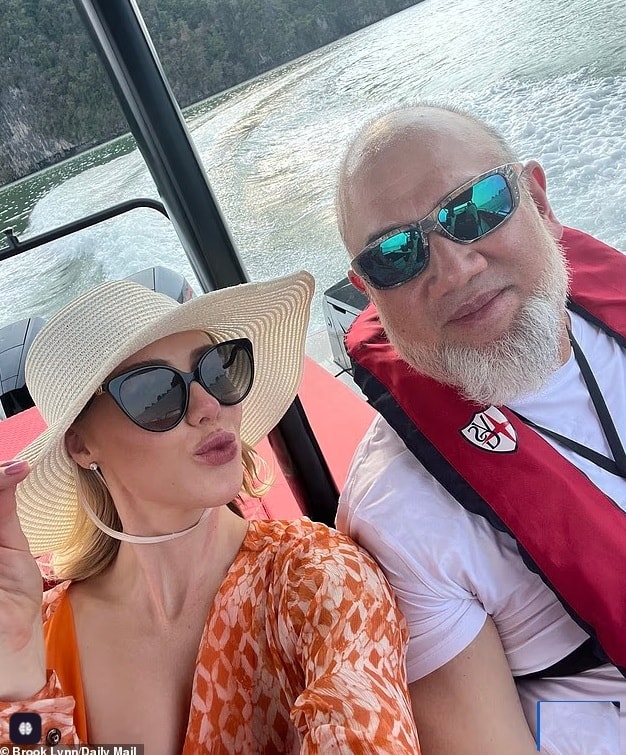 Brittany Porter và Quốc vương Muhammad V từng có những chuyến du lịch xa hoa. Ảnh: its.brook.lynn / Instagram