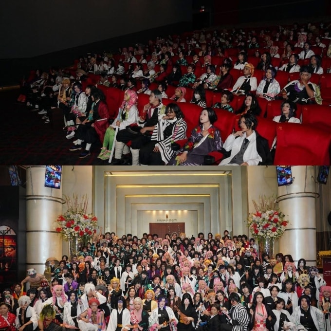 Cộng đồng fan Thái Lan hóa trang giống nhân vật khi đi xem Demon Slayer. Ảnh: Anime New Centre