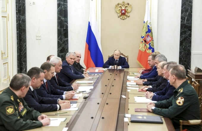 Các quan chức quốc phòng và quân sự Nga dự cuộc họp của Hội đồng An ninh do Tổng thống Putin chủ trì ngày 5/11. Ảnh: Reuters