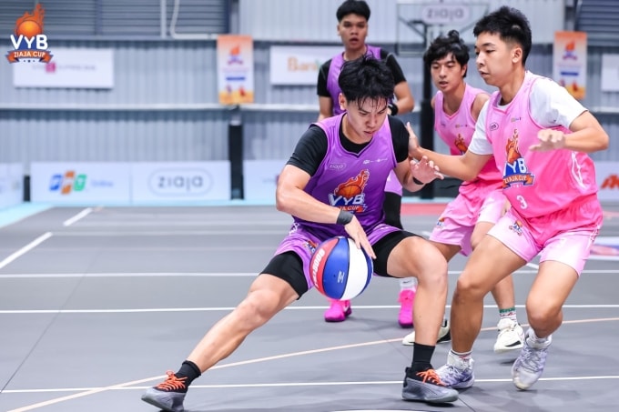 Hai nội nam Alpha và Chuyên Hà Nội - Amsterdam chơi giằng co. Ảnh: VYB