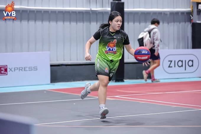 Minh Châu - cầu thủ chơi hay nhất trận phía Vinsmart City. Ảnh: VYB