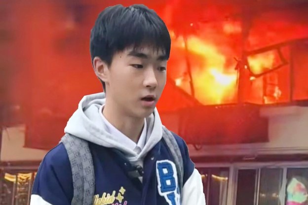 Chàng trai chân trần liều mình lao vào đám cháy để cứu 2 cụ già thoát cửa tử - Ảnh 1.