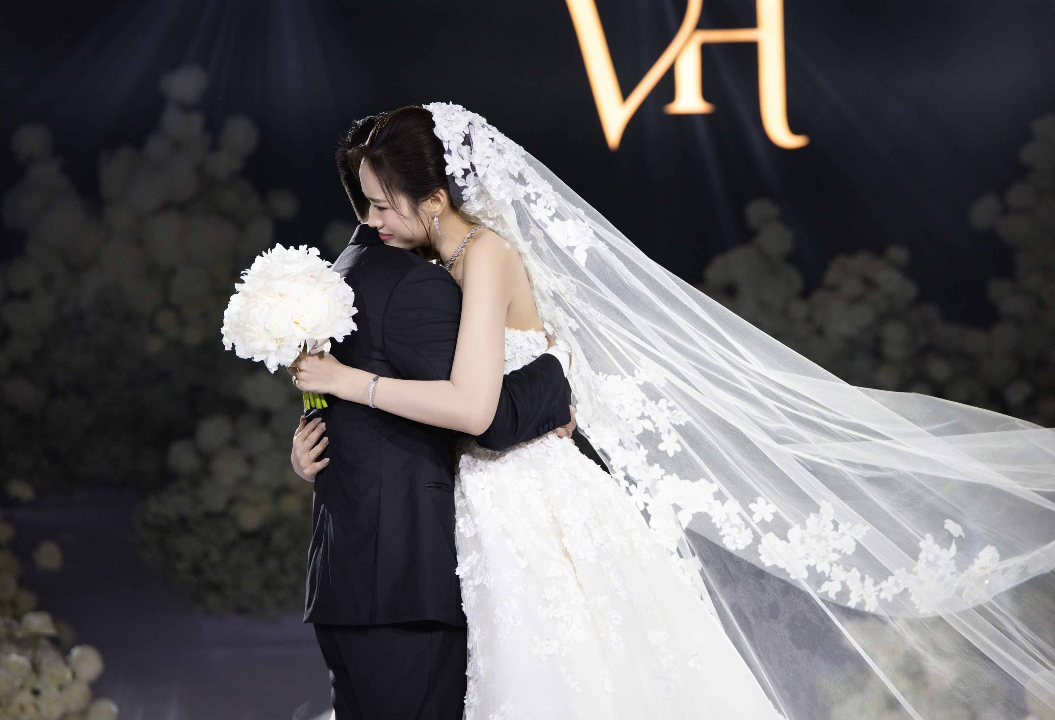 Do Thi Ha cuoi anh 9