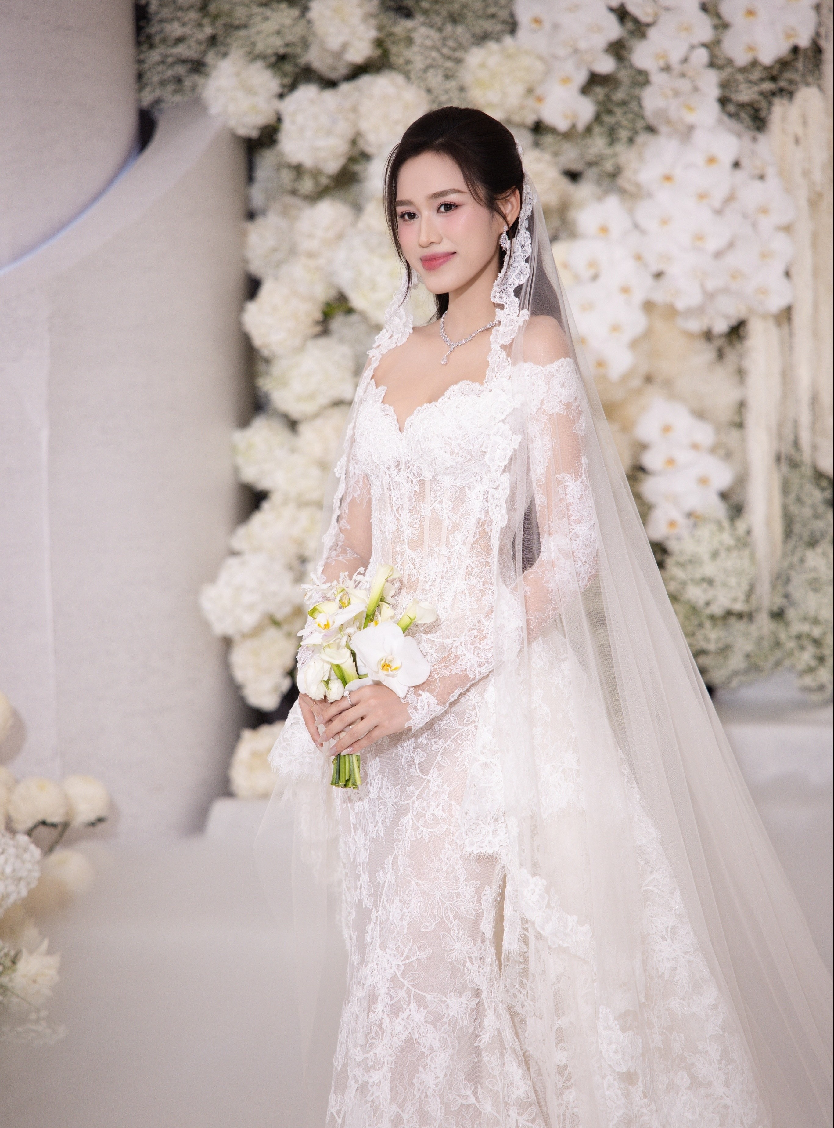 Do Thi Ha cuoi anh 8