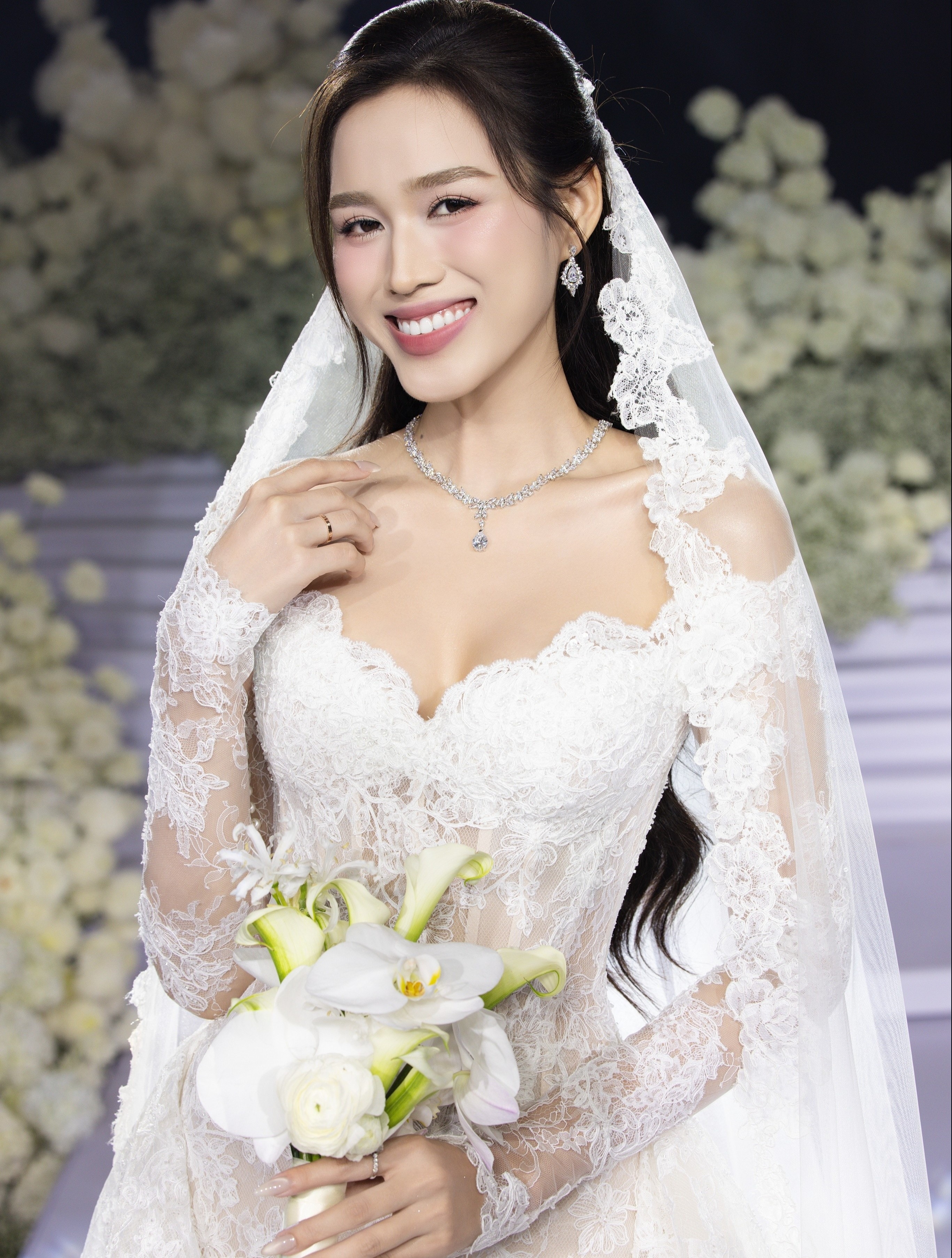 Do Thi Ha cuoi anh 6