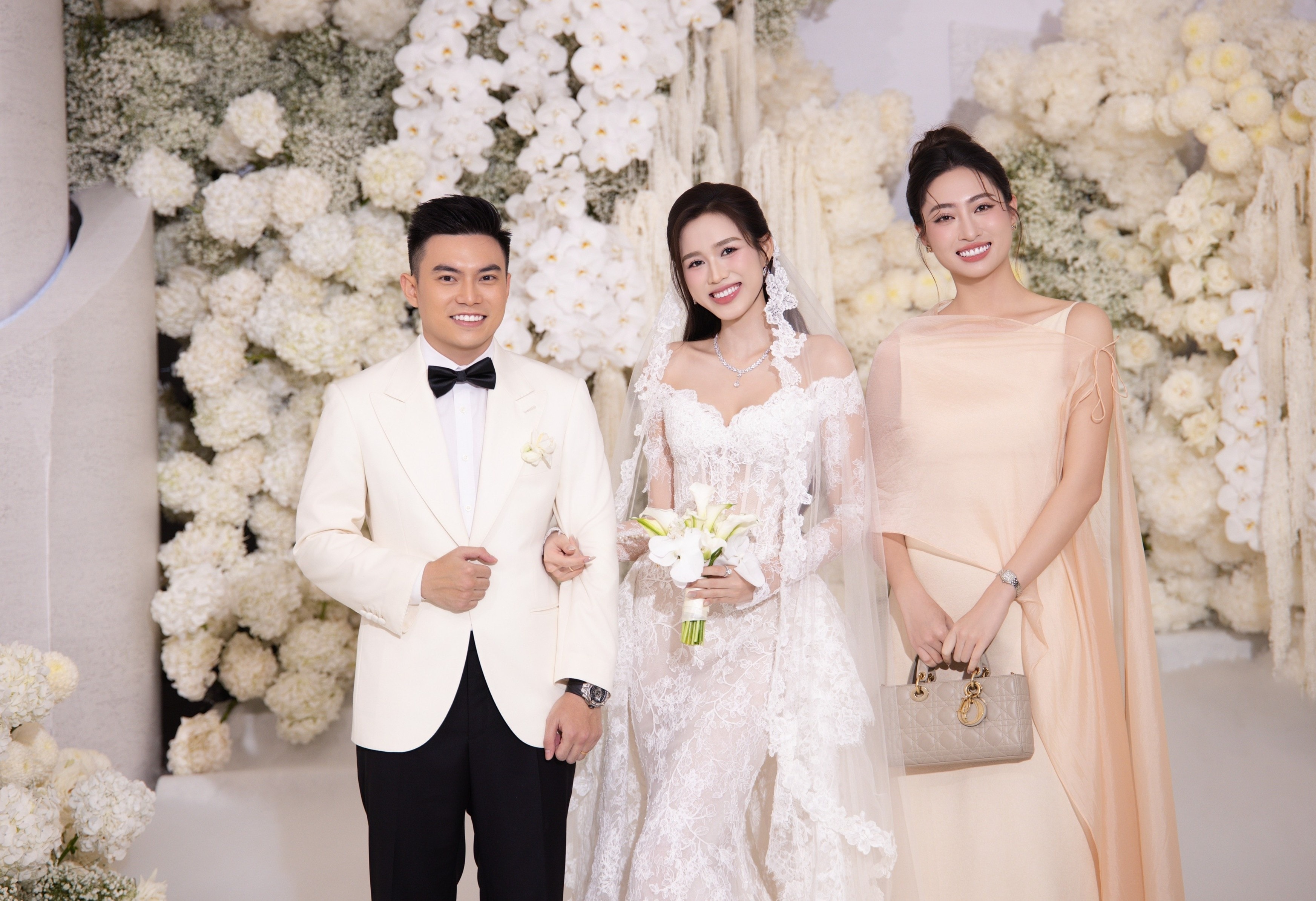 Do Thi Ha cuoi anh 3