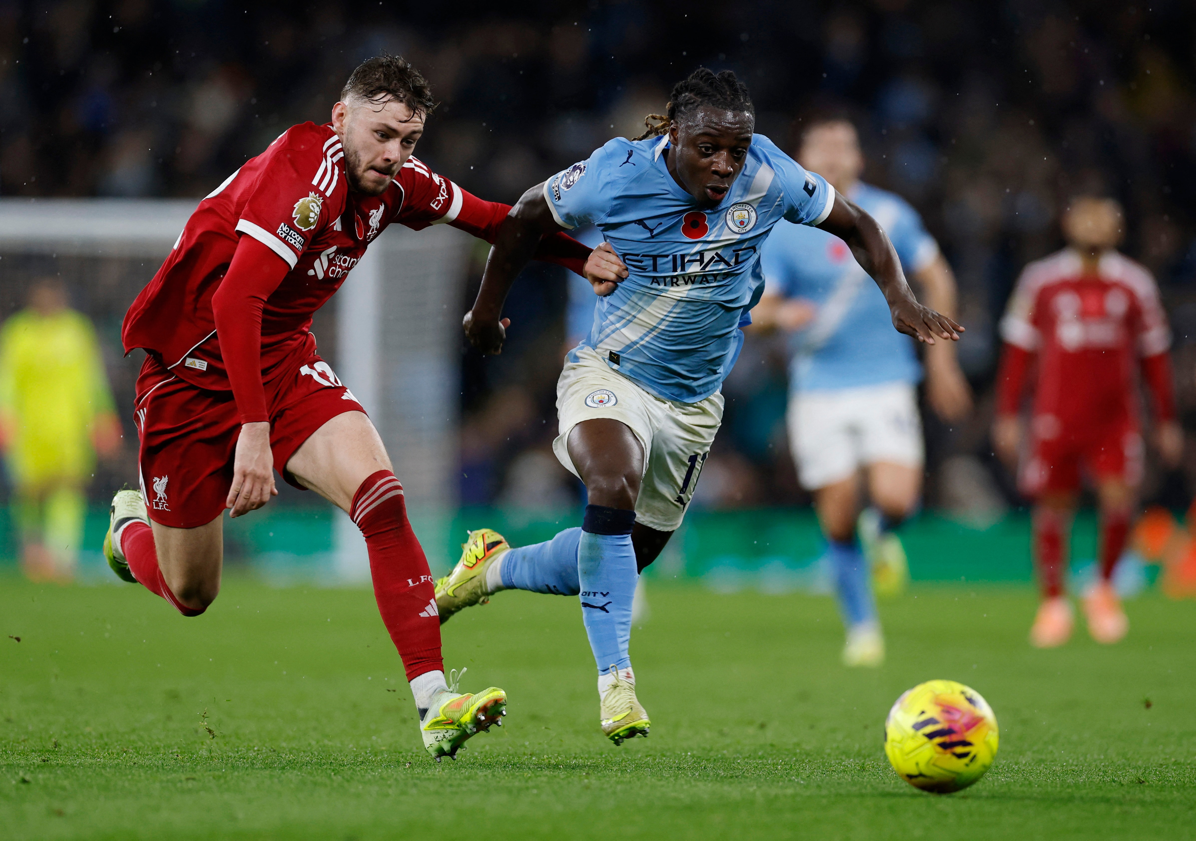 Doku (bên phải) xuất sắc nhất trận đấu. (Ảnh: Reuters)