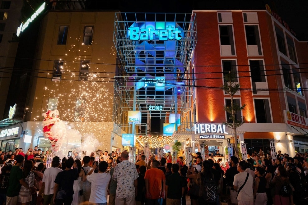 Barett Urban Zone - Không gian giải trí và ẩm thực mới bên biển Mỹ Khê - 1 Barett Urban Zone - Không gian giải trí và ẩm thực mới bên biển Mỹ Khê - 1