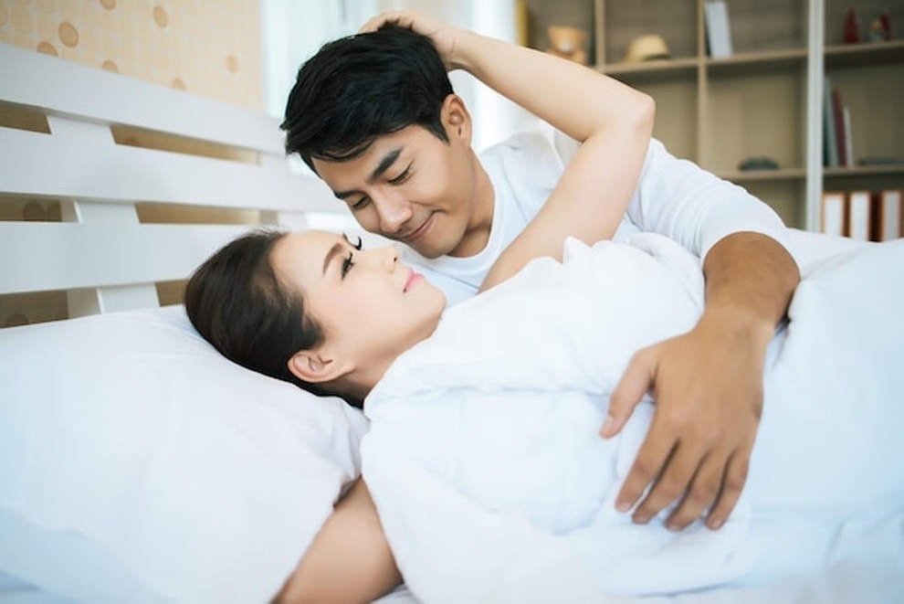 Một lần “qua đêm” với bạn học cũ, 5 năm sau tôi nhận cú sốc không ngờ - 1