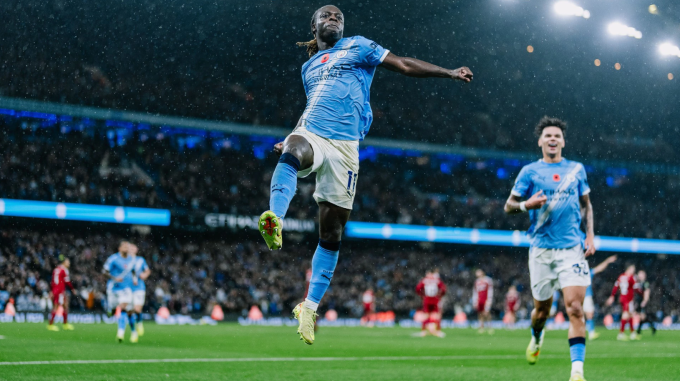 Jeremy Doku mừng bàn ấn định tỷ số. Ảnh: Man City