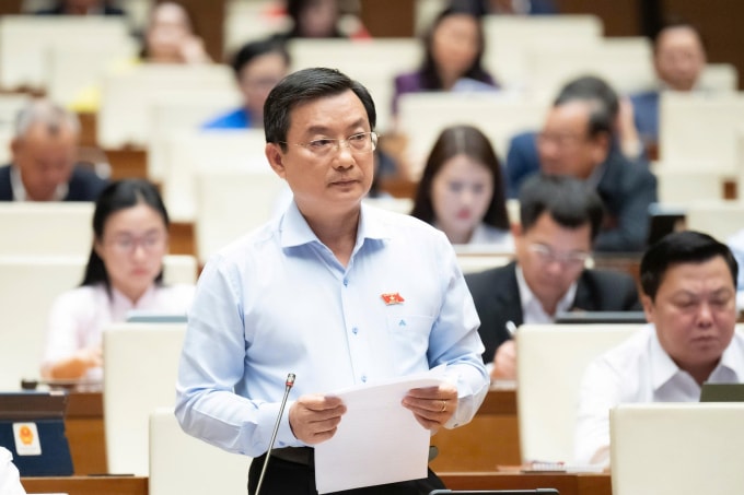 Đại biểu Phạm Trọng Nhân phát biểu chiều 10/11. Ảnh: Cổng TTĐT Quốc hội