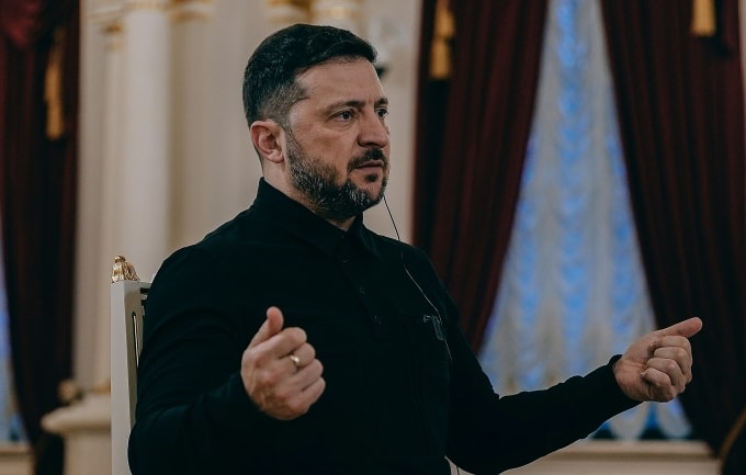 Tổng thống Ukraine Volodymyr Zelensky trong cuộc phỏng vấn ngày 9/11. Ảnh: Guardian