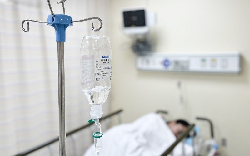 Vụ ngộ độc bánh mì: Bộ Y tế chỉ đạo điều tra khẩn - Ảnh 3.