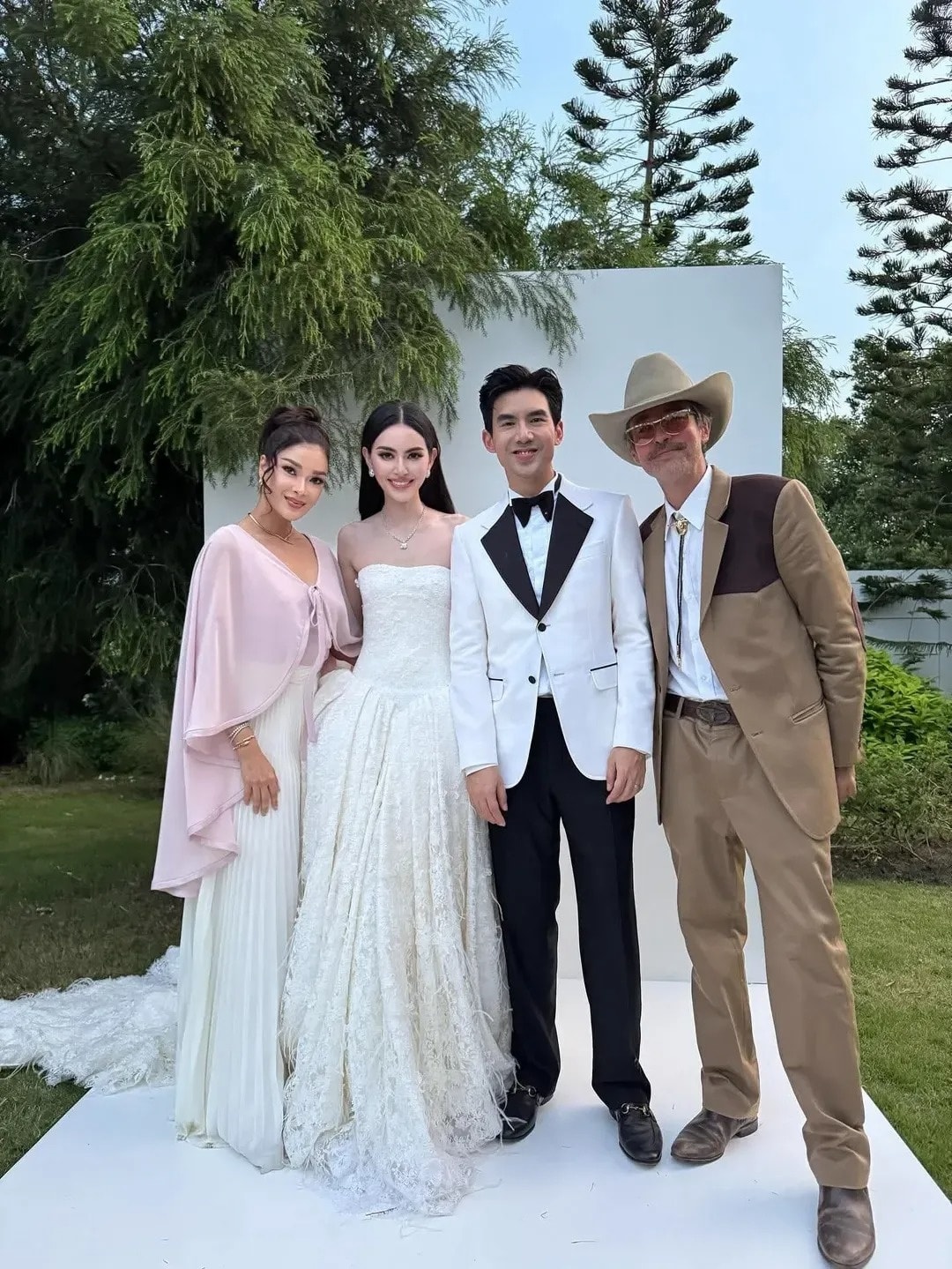 Mai Davika cuoi anh 1