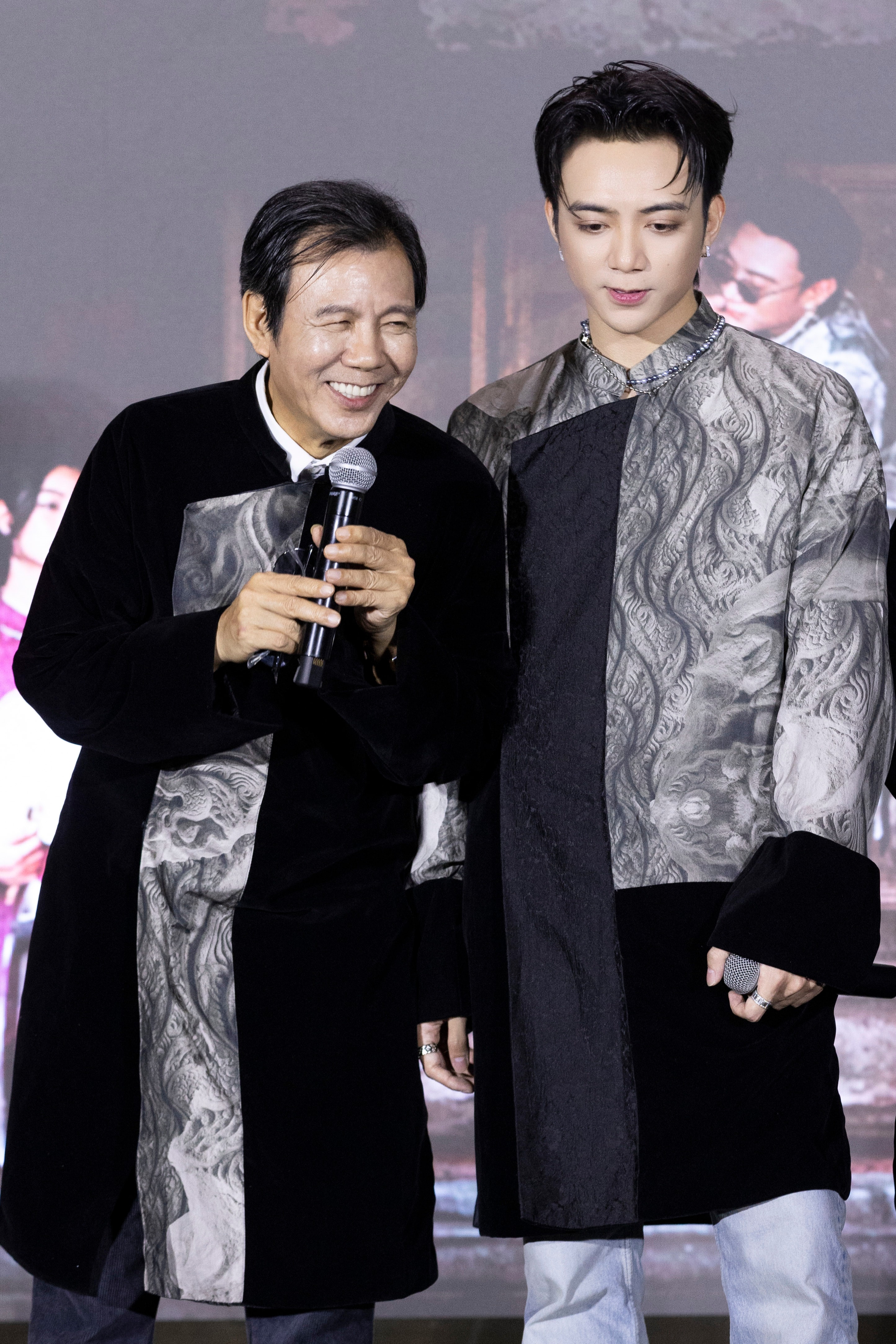 Soobin và bố - NSND Huỳnh Tú.