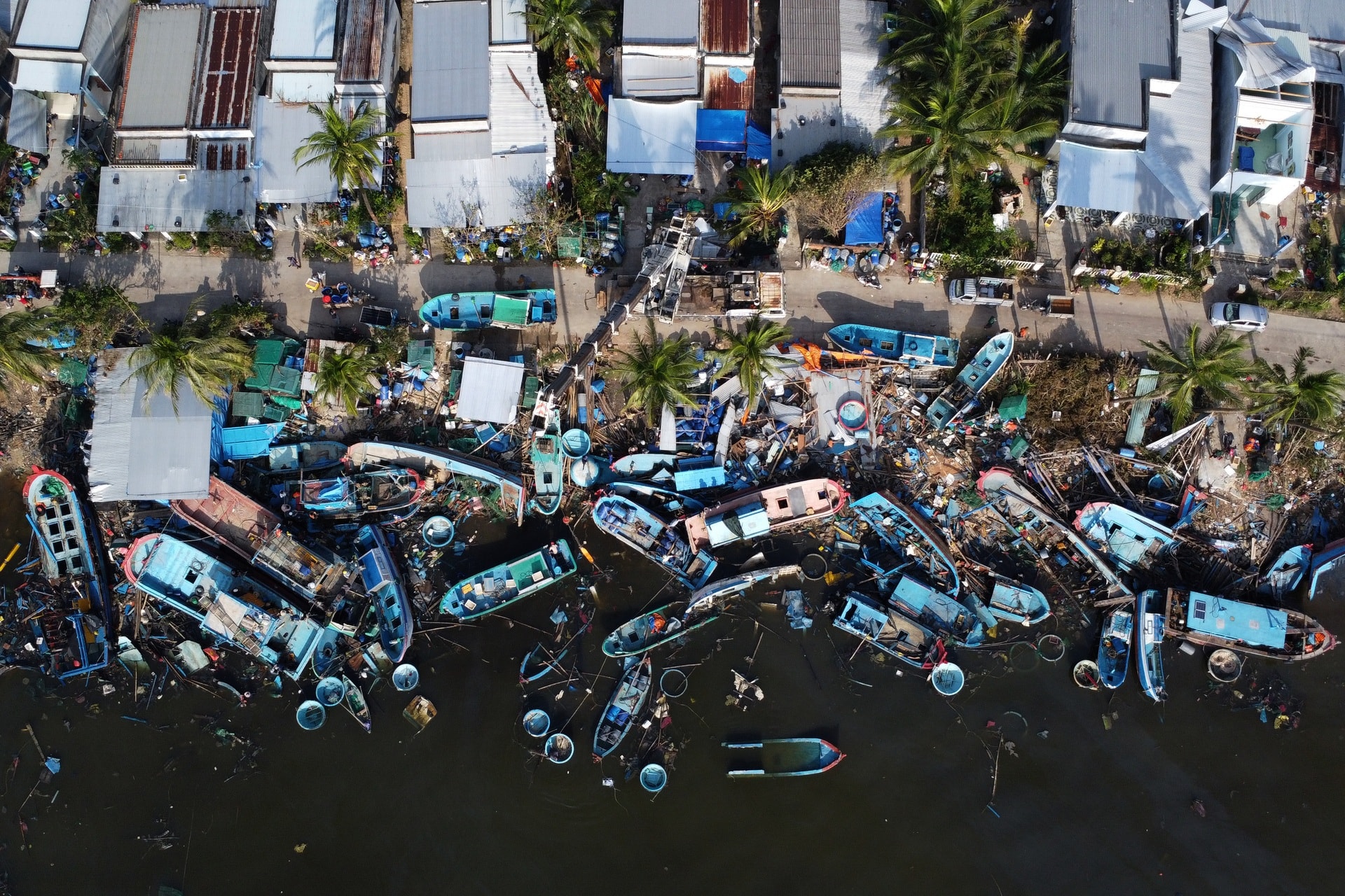 Loạt cần câu cơm tan nát, nỗi đau ở Vũng Chào sau bão Kalmaegi - 5