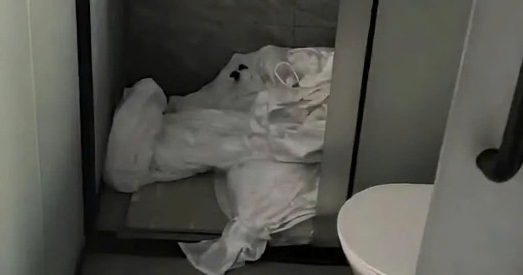 Xả nước ngập khách sạn vì không được hủy phòng, cô gái đền gấp 278 lần - 2 Xả nước ngập khách sạn vì không được hủy phòng, cô gái đền gấp 278 lần - 2