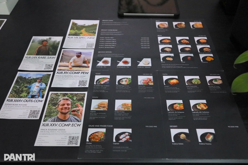 Quán “cà phê nhà giàu” trong ngõ ở Hà Nội, bán 750.000 đồng/ly - 7 Quán “cà phê nhà giàu” trong ngõ ở Hà Nội, bán 750.000 đồng/ly - 7