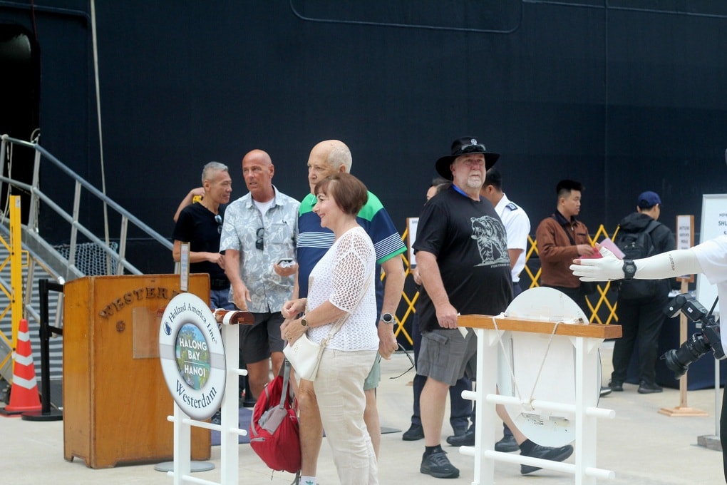 Cảng tàu khách quốc tế Hạ Long dự kiến đón 32.000 lượt khách dịp cuối năm - 2