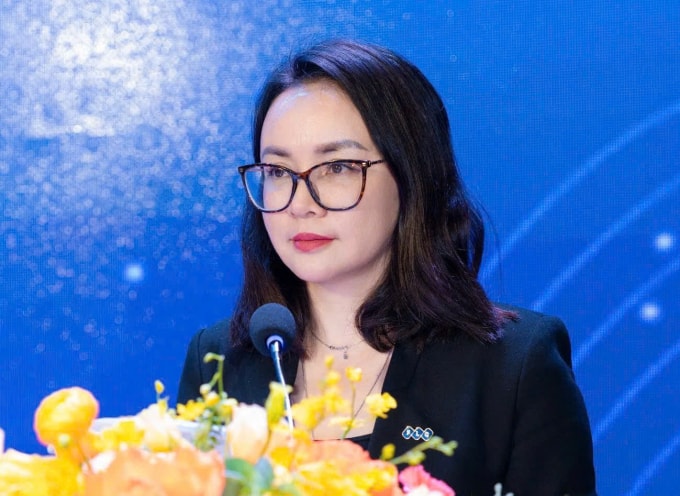 Bà Bùi Hải Huyền, CEO FLC tại phiên họp sáng 11/11. Ảnh: FLC