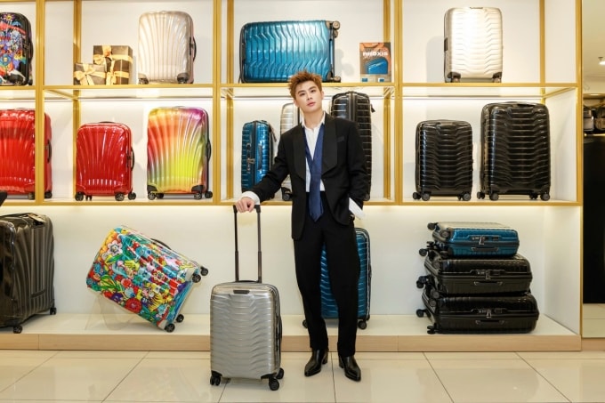 Khách mời trải nghiệm vali của Samsonite. Ảnh: Samsonite