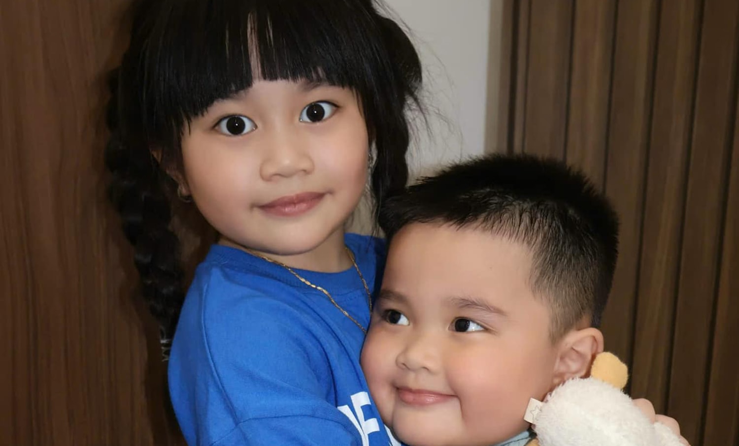 Lê Dương Bảo Lâm cùng các con trong 