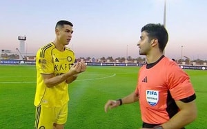 Sóng lớn cuốn du khách xuống biển, 1 người thiệt mạng và 9 người bị thương - Ảnh 3.