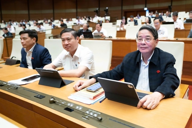 Đề xuất chỉ giữ thủ tục chấp thuận chủ trương đầu tư với dự án nhạy cảm - Ảnh 2.