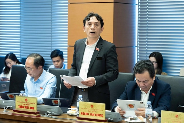 Giấy phép 25 ngành nghề bị loại bỏ, Bộ trưởng nói "vẫn chưa đủ", sẽ cắt giảm thêm - Ảnh 3.