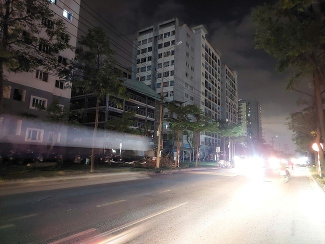 Sau tiếng nổ lớn, hàng trăm hộ dân tại Đà Nẵng chìm trong bóng tối - Ảnh 2. Sau tiếng nổ lớn, hàng trăm hộ dân tại Đà Nẵng chìm trong bóng tối - Ảnh 2.