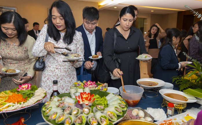 Thưởng thức tinh hoa ẩm thực toàn cầu tại Hà Nội - Ảnh 3.