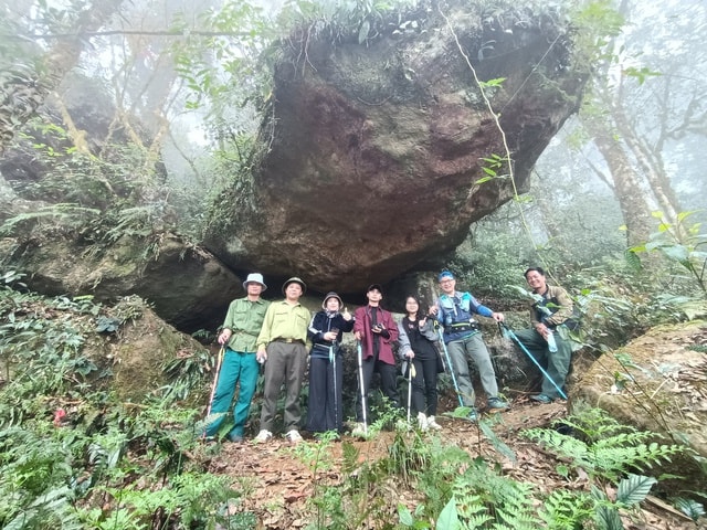 Mở tuyến du lịch mạo hiểm 'Chinh phục đỉnh Pù Luông' săn mây ở độ cao 1.700m- Ảnh 6. Mở tuyến du lịch mạo hiểm 'Chinh phục đỉnh Pù Luông' săn mây ở độ cao 1.700m- Ảnh 6.