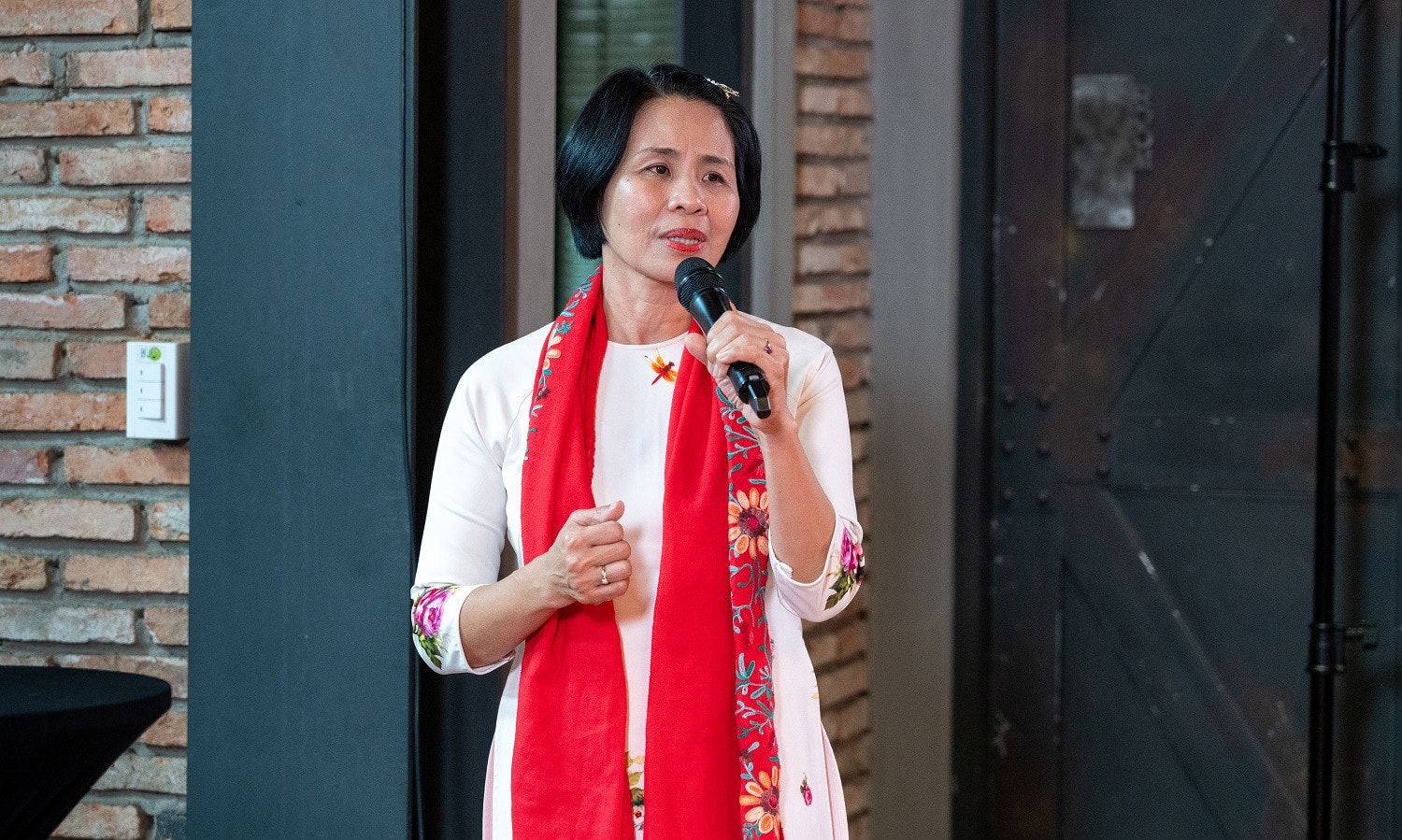 Bà Lê Thị Hoàng Yến - Phó Cục trưởng Cục TDTT - phát biểu tại lễ ra mắt MV cổ vũ đoàn thể thao Việt Nam.