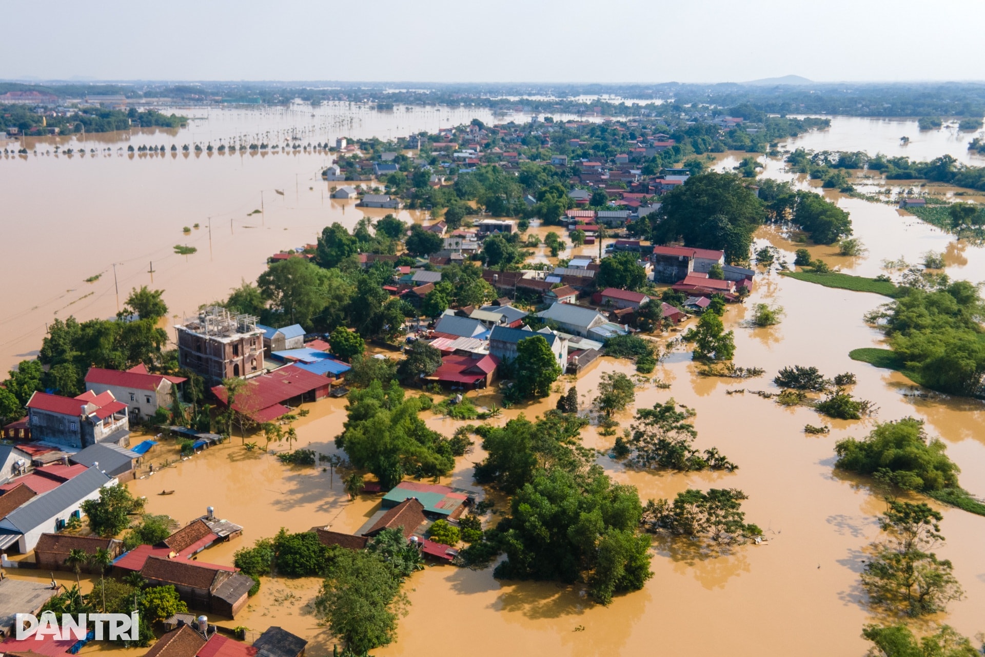 Khởi công 8 nhà Nhân ái tặng các hộ bị sập nhà do bão số 11 ở Thái Nguyên - 9